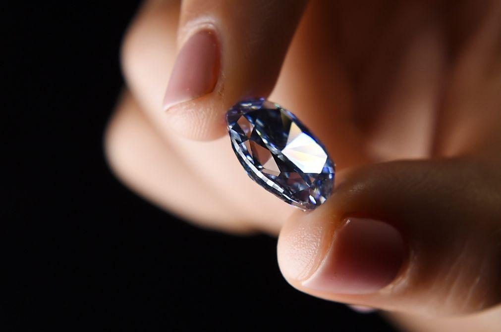 De Beers vende mais de 500 milhões de euros em diamantes em janeiro
