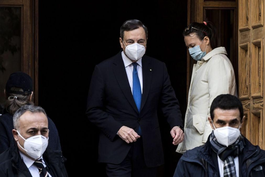 Draghi consulta partidos, Berlusconi apoia e Conte pede um Governo político