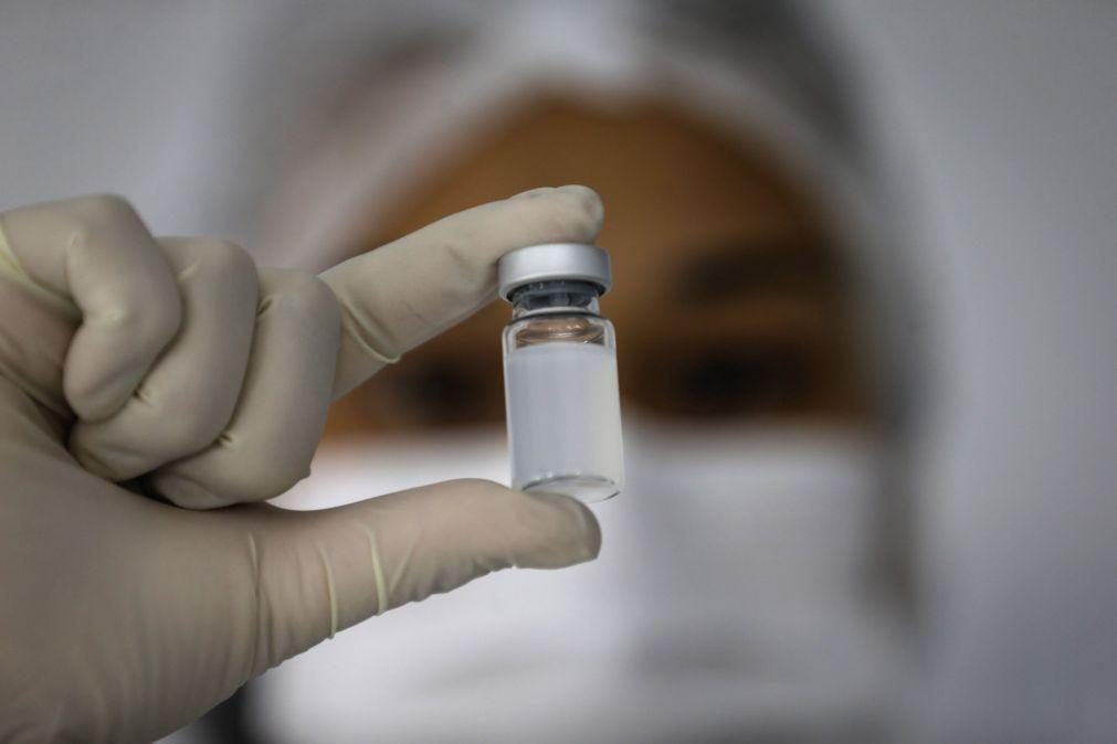 Farmacêuticas chinesas pedem autorização para uso de vacinas no México