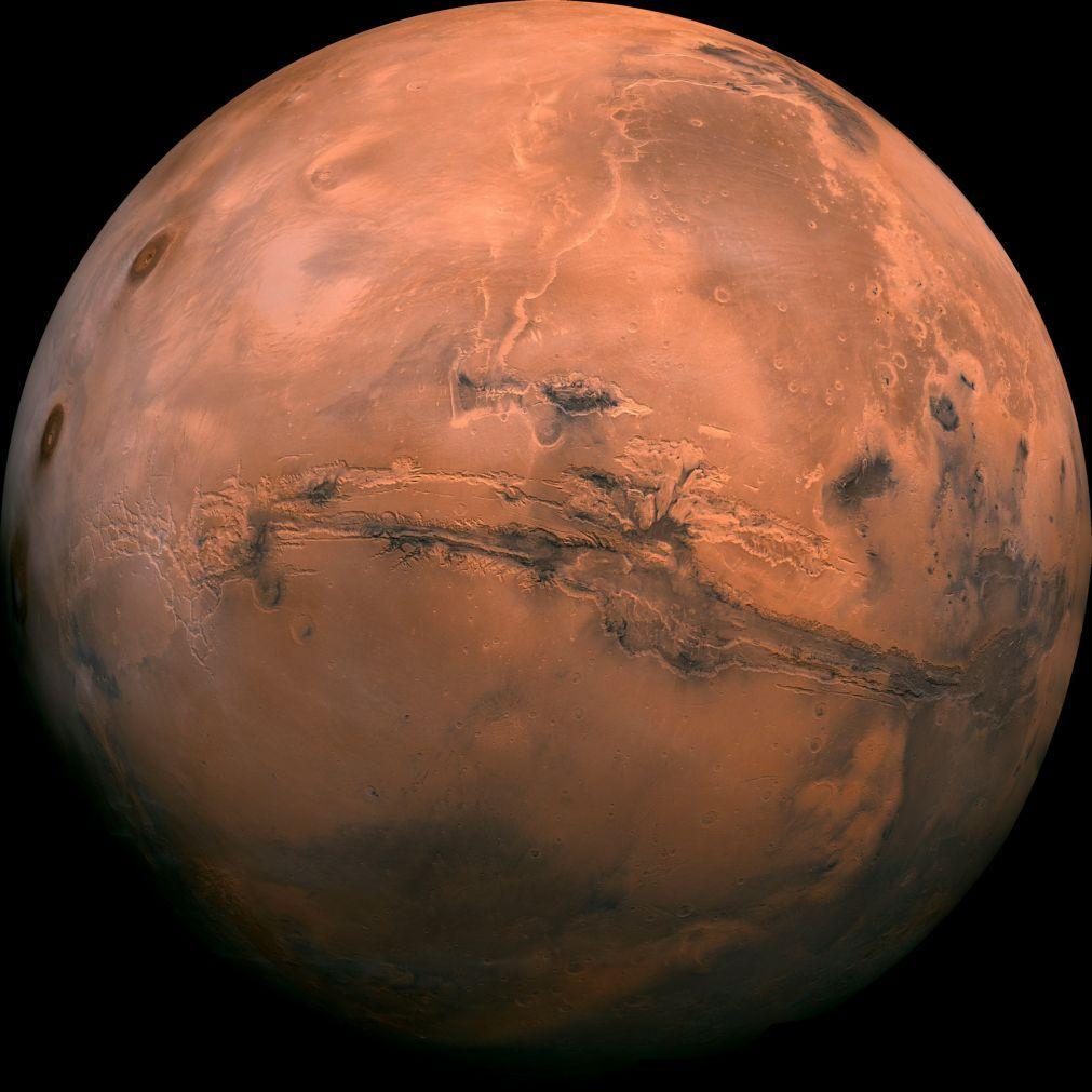 Sonda dos Emirados Árabes Unidos entra na órbita de Marte