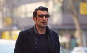 Luís Figo desafiado para duelo: 