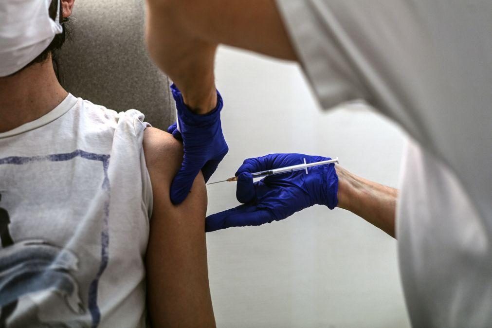 França é primeiro a recomendar só uma dose da vacina para pessoas já infetadas