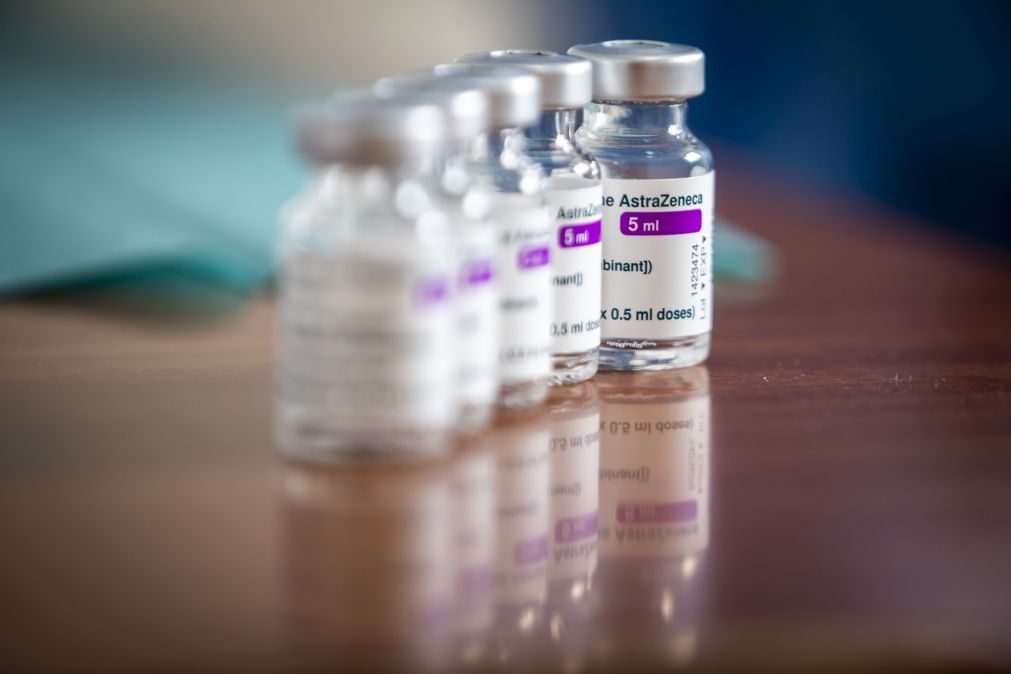 Covid-19: OMS aprova vacina AstraZeneca