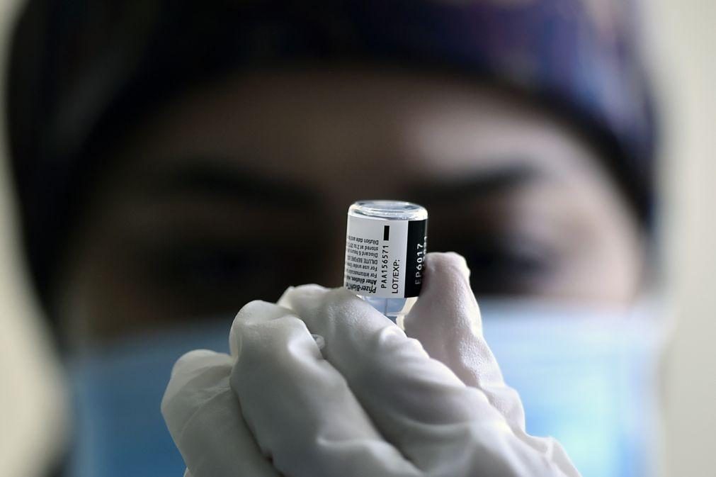 Covid-19:  Pfizer e BioNTech garantem mais 200 milhões de vacinas