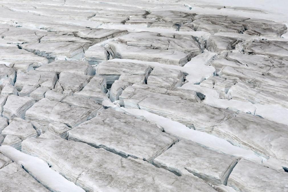 Glaciares da Antártida ocidental estão a acelerar deslizamento