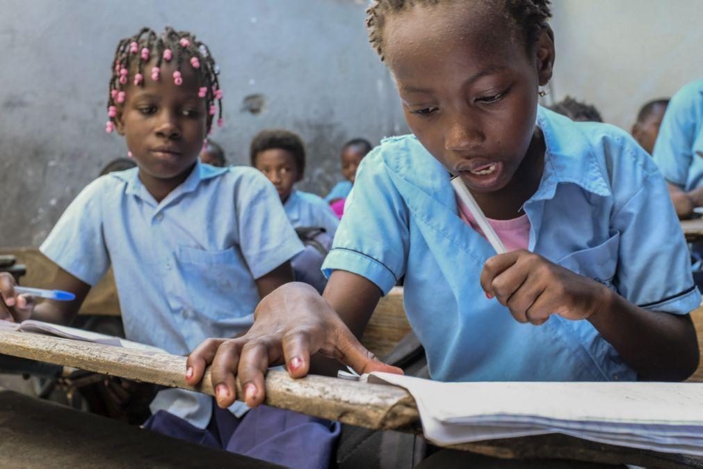 EUA vão doar 4,7 ME para a melhoria da qualidade do ensino primário em Moçambique