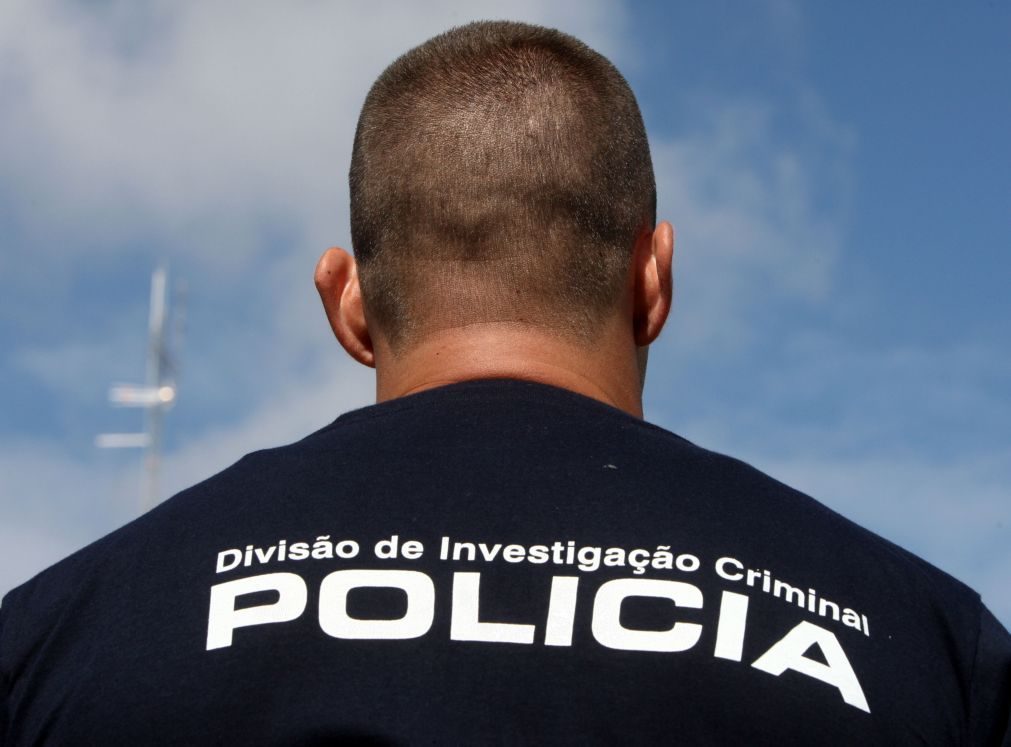 Covid-19: PSP acaba com festa ilegal com cerca de 25 pessoas em Évora