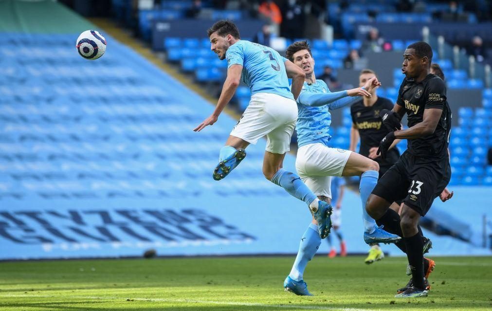 Rúben Dias estreia-se a marcar pelo City no triunfo por 2-1 sobre o West Ham [veja o golo]