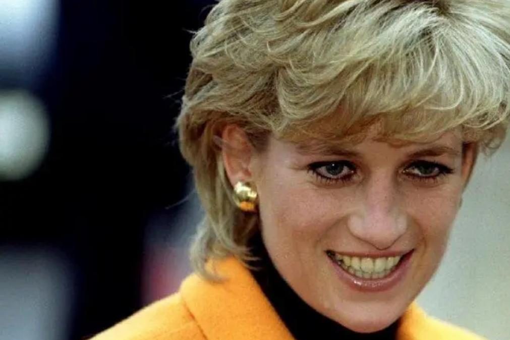 Amante da princesa Diana quer conhecer «divorciadas» no Tinder