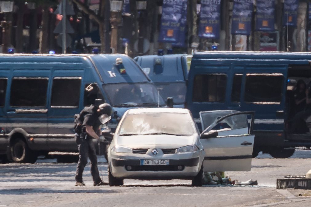 Atacante dos Campos Elísios era oriundo de um subúrbio de Paris e era conhecido das autoridades
