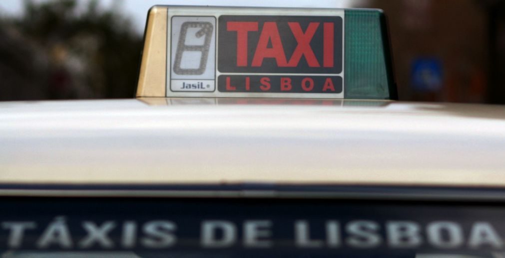 Covid-19: Taxistas com quebra de serviços na ordem dos 70%