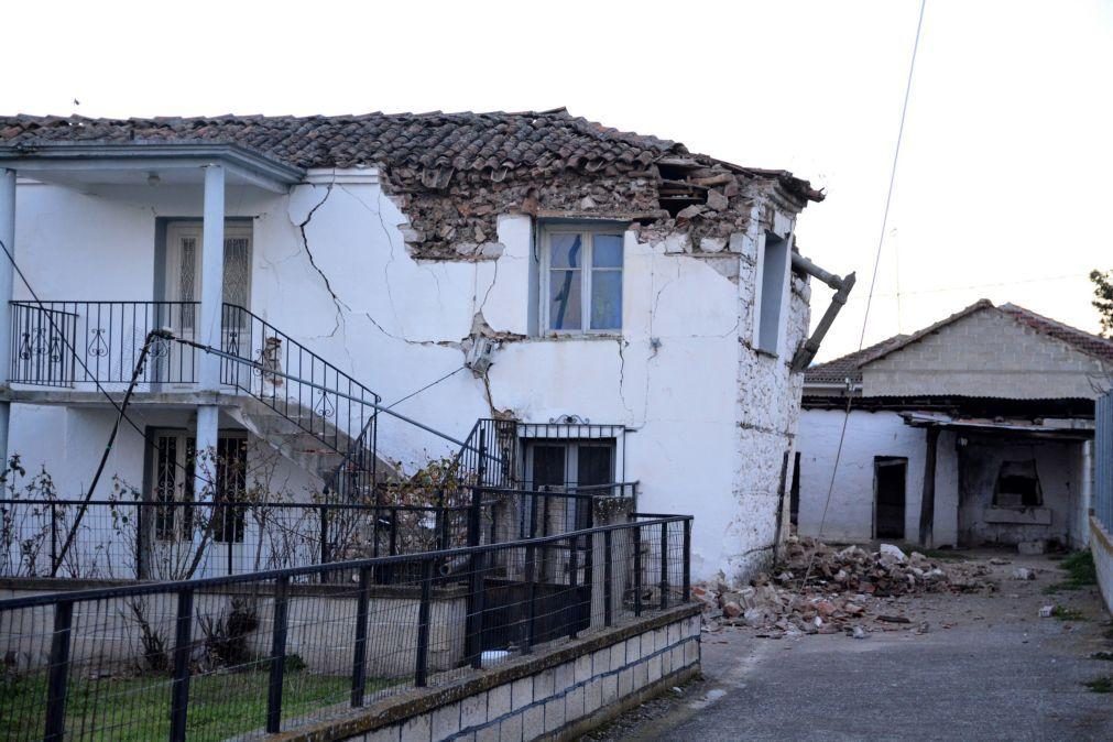 Sismo na região central da Grécia provoca 11 feridos, um deles com gravidade