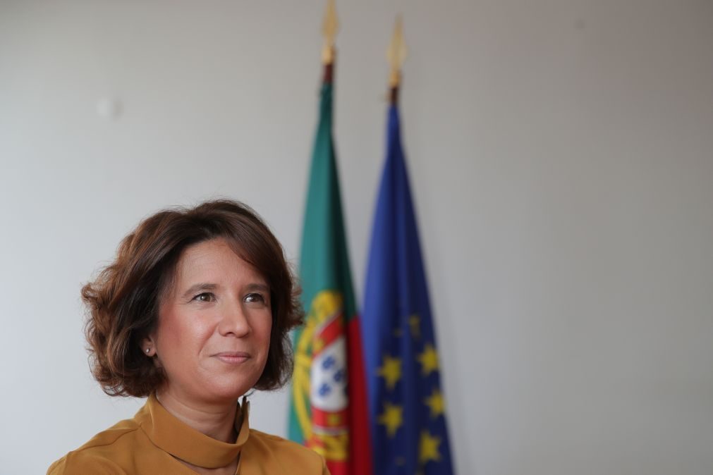 Covid-19: Governo português espera reabrir turismo em maio