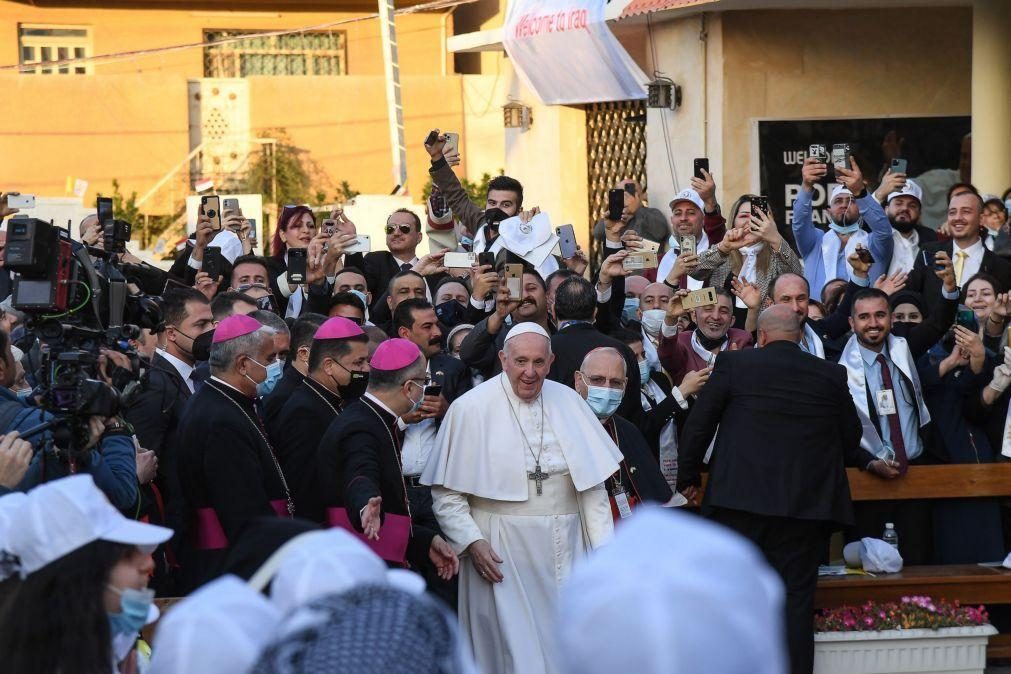 Papa celebra em Bagdade a primeira missa pública no Iraque