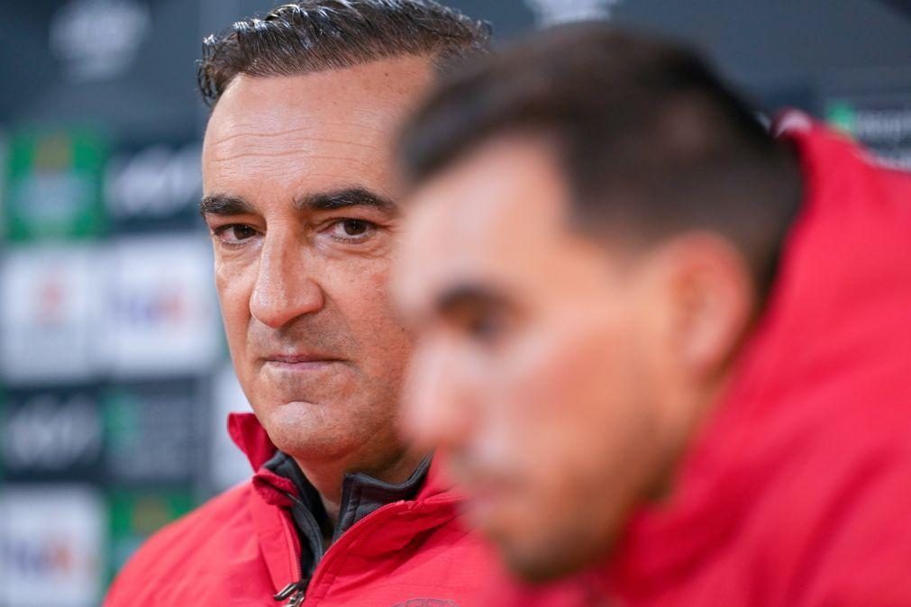 Carlos Carvalhal antevê um dérbi minhoto sem favoritos