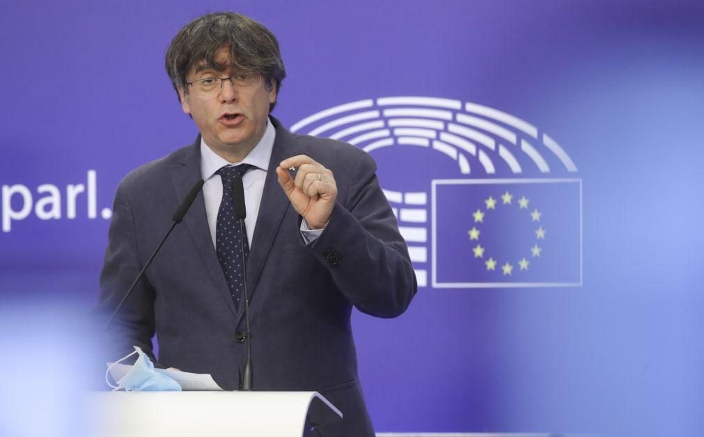 Puigdemont vai recorrer do levantamento da imunidade junto de tribunal europeu