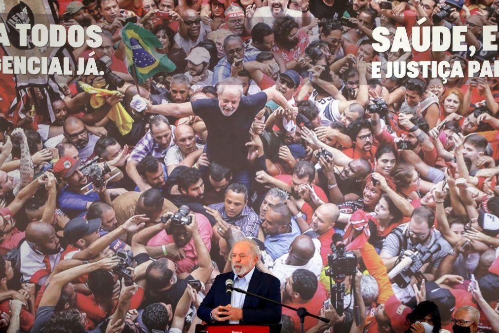 Lula recusa confirmar possível candidatura para 2022 e considera polarização positiva