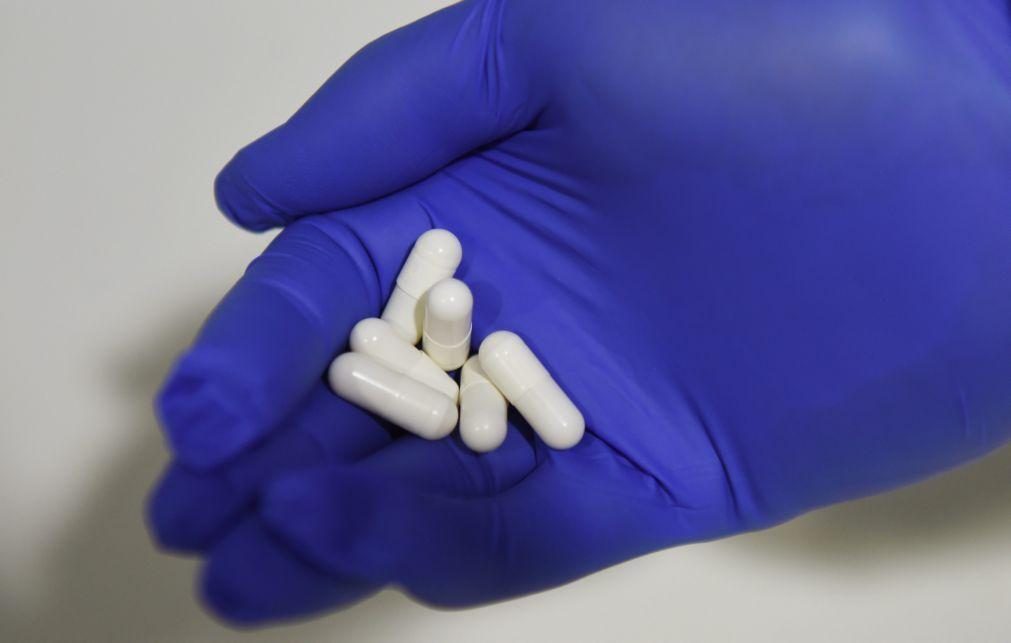 Covid-19: Setor farmacêutico tem capacidade de produção excedentária