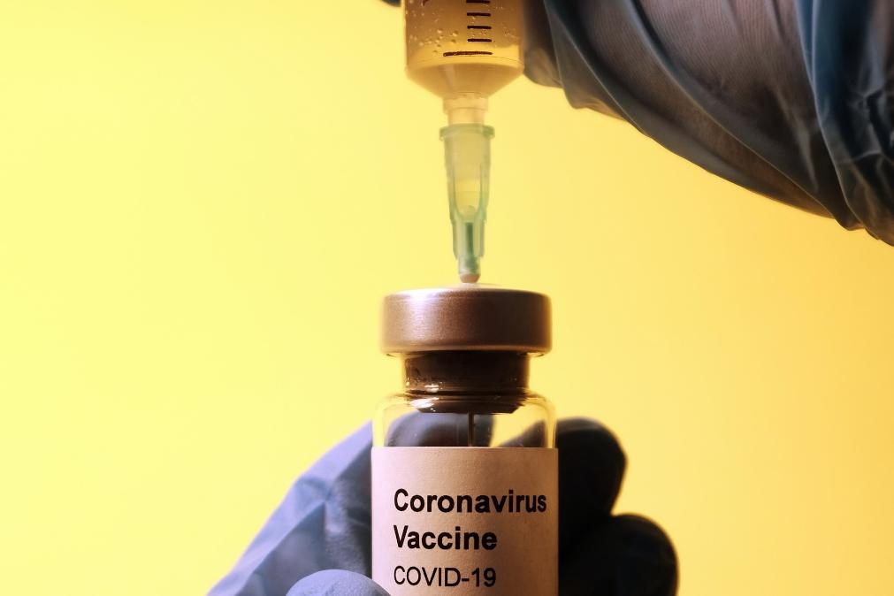 Listas de vacinação incluem mortos e idosos já imunizados