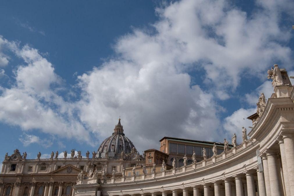 Vaticano esclarece que não pode abençoar uniões entre homossexuais