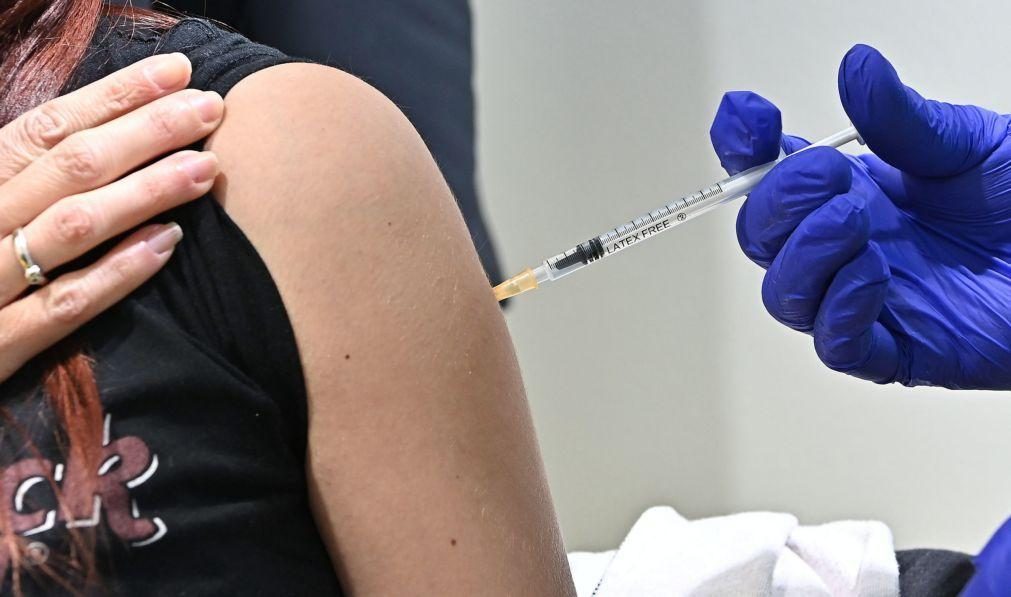 Covid-19: Seis países da UE pedem à Comissão para corrigir distribuição de vacinas