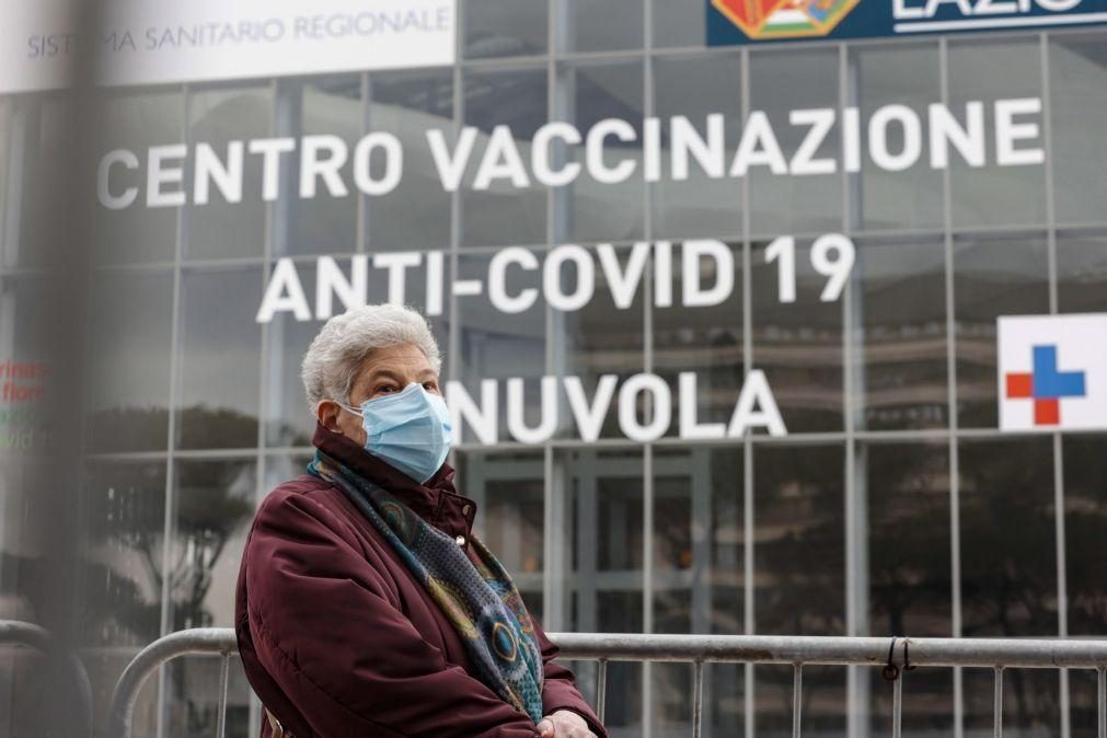 Covid-19: Itália soma quase 400 mortes e retoma vacinação com AstraZeneca