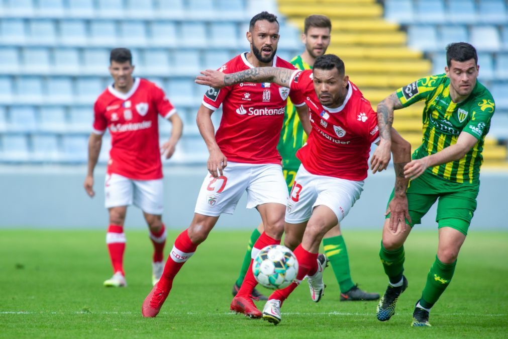 Santa Clara reduzido a nove empata com Tondela nos descontos [vídeo]