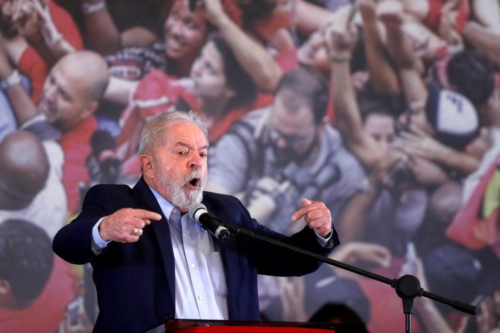 Covid-19: Lula responsabiliza Bolsonaro por 