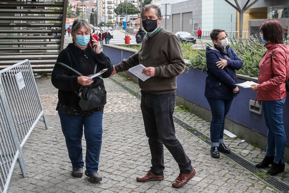 Professores vacinados é passo para escolas não voltarem a fechar – Fenprof