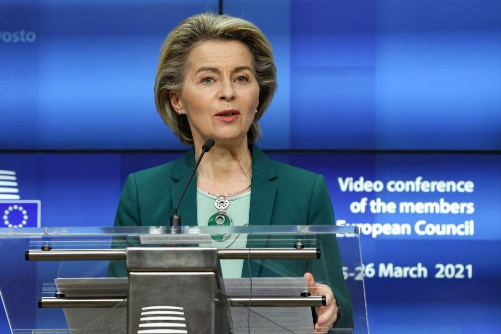 Von der Leyen pede fim imediato de