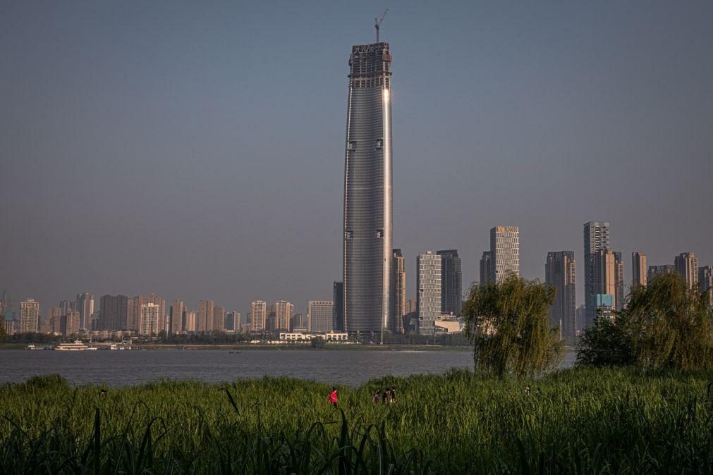 Cidade e mercado chineses não podem ser vistos como origem da pandemia, diz OMS