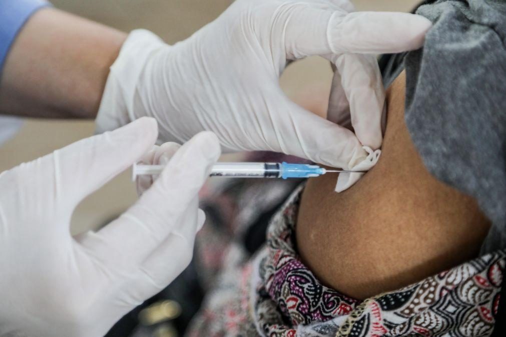 Covid-19: Portugal entre o risco de uma terceira vaga na Europa e a dúvida da imunização