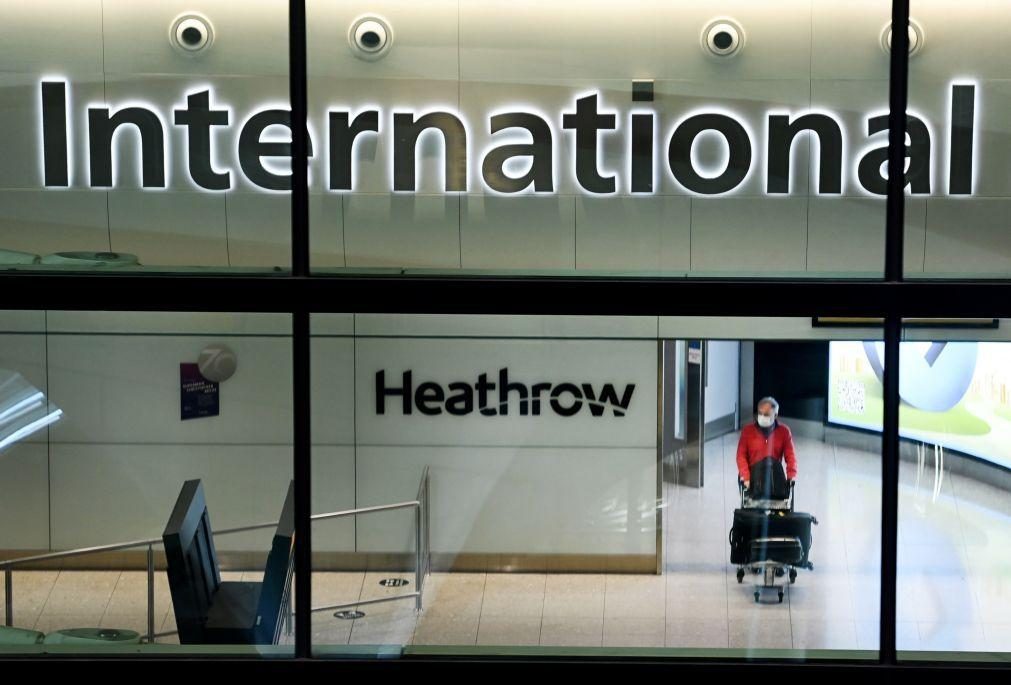 Covid-19: Londres proíbe entrada de passageiros de mais quatro países