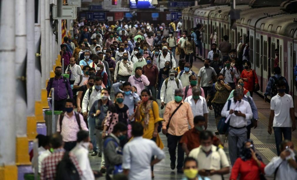 Covid-19: Índia ultrapassa 90 mil casos pela primeira vez desde pico da pandemia