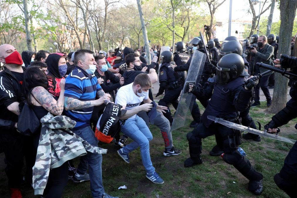 Quatro detidos e 35 feridos em protesto contra comício da extrema-direita em Madrid