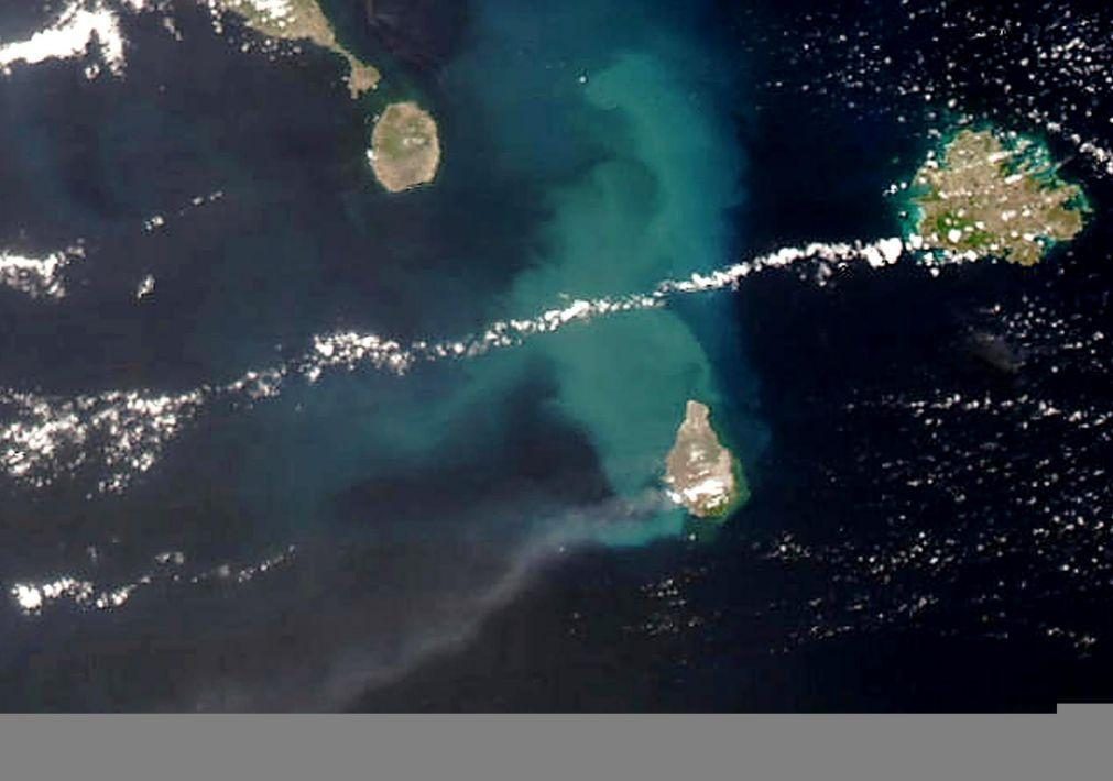 Principal vulcão da ilha de Saint Vincent nas Caraíbas entrou em erupção