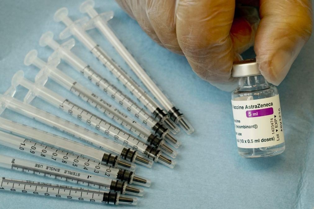 Covid-19: Macau suspende encomenda da vacina da AstraZeneca