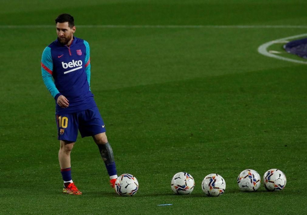 Chuteiras de Messi vão ser leiloadas para apoiar hospital de Barcelona