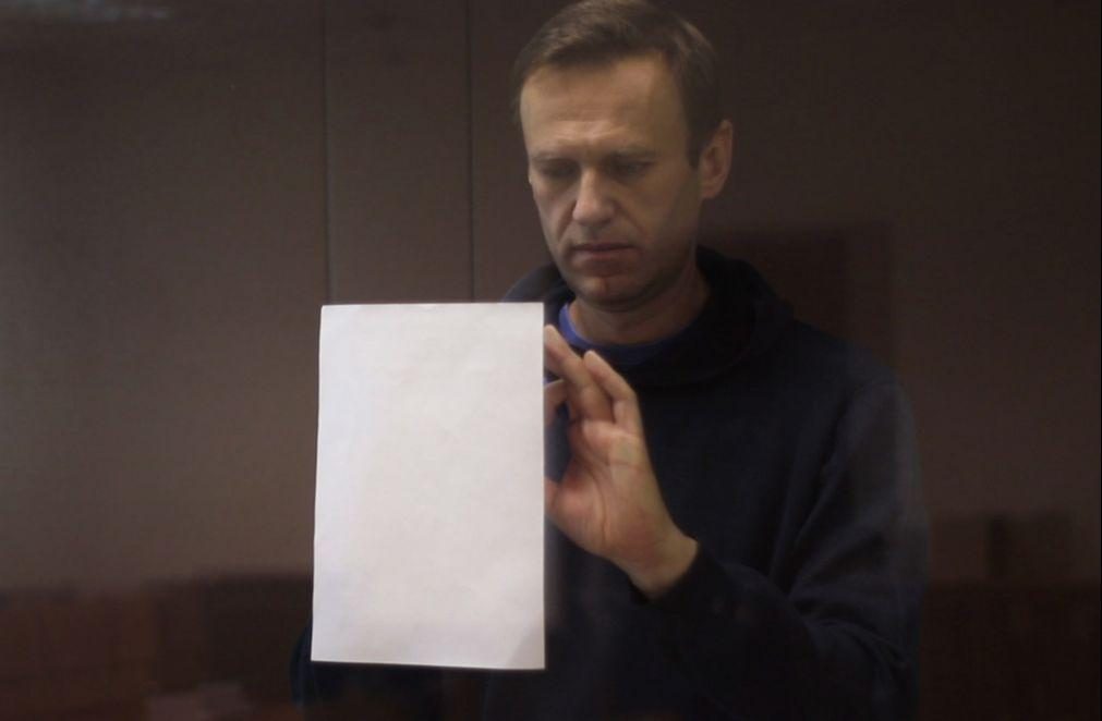 Médicos alertam que Navalny pode sofrer paragem cardíaca 