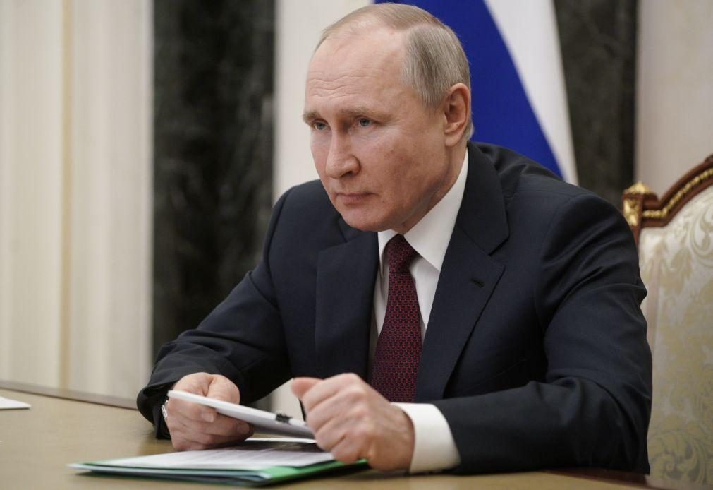 Presidente russo avisa Ocidente que provocações à Rússia terão resposta