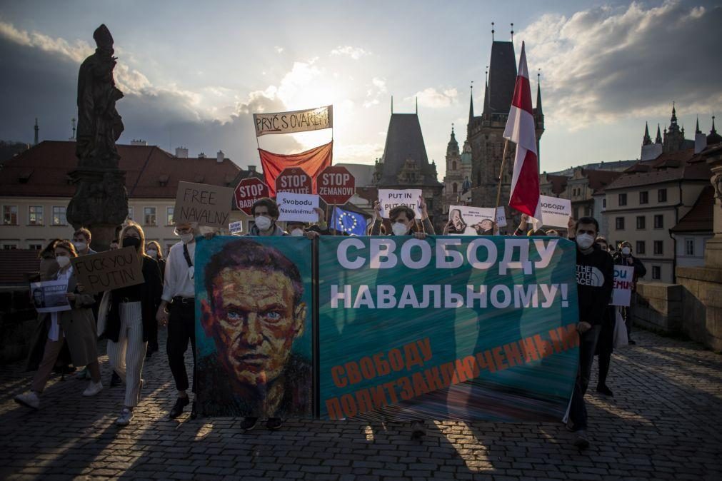 Médicos pedem a Navalny para acabar 