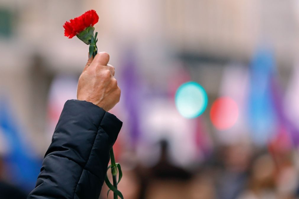 25 de Abril: Comissão abre desfile na Avenida a todos os interessados que cumpram regras