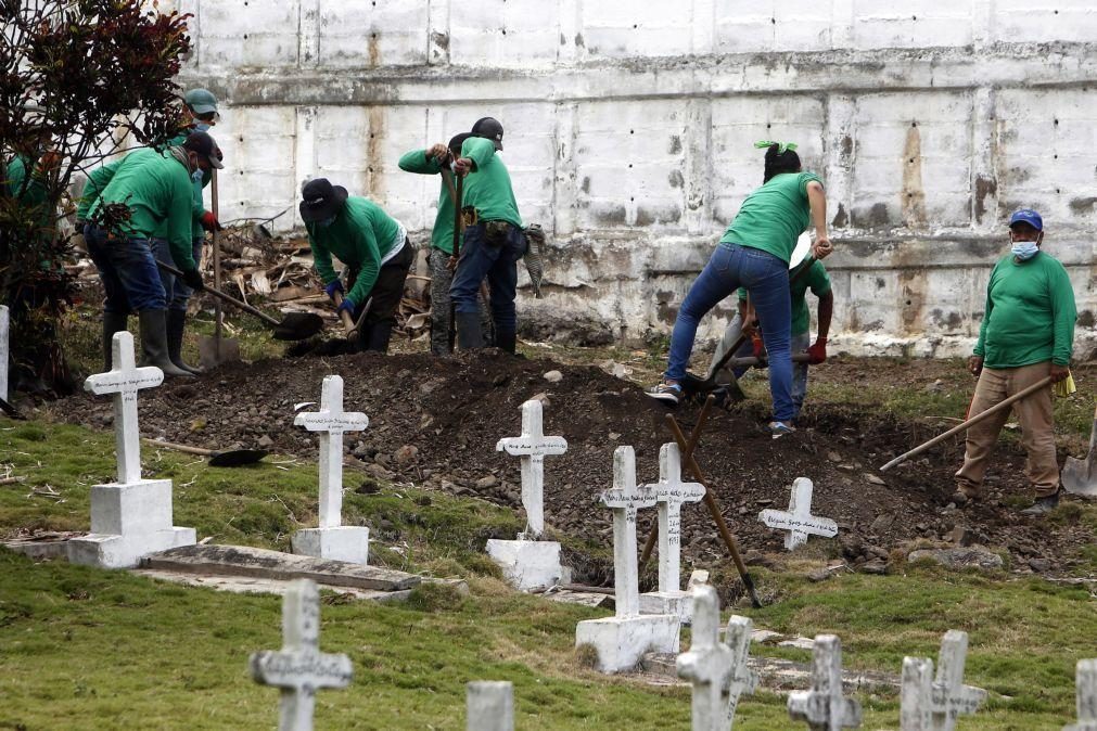 Covid-19: Mundo bate recorde de casos num dia e totaliza 3.088.103 mortos