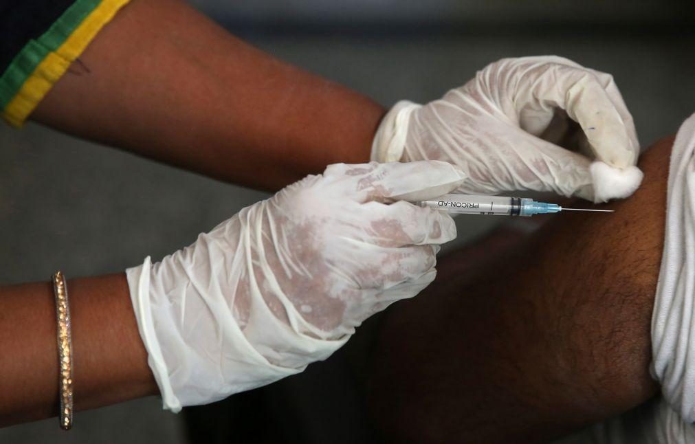 Covid-19: Suíça doa 270 milhões de euros para países pobres terem vacina