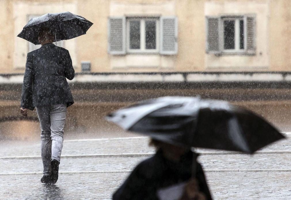 Braga, Porto e Viana do Castelo sob aviso amarelo devido à chuva