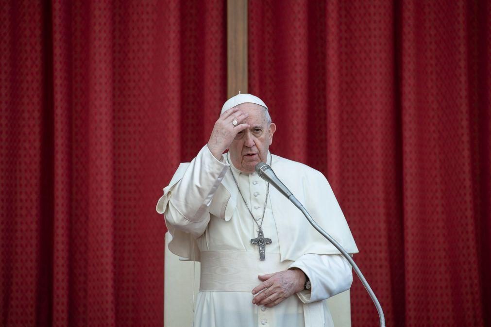 Papa diz aos peregrinos de Fátima que é momento de pedir pelo mundo inteiro