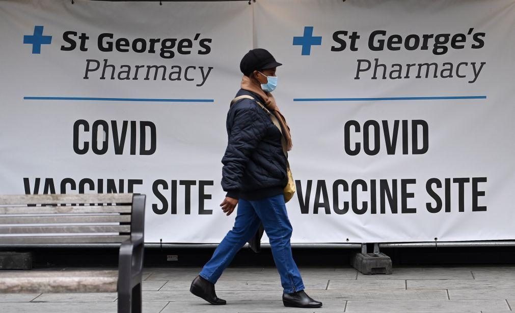 Covid-19: Reino Unido regista nove mortes e alarga vacinas a maiores de 30 anos