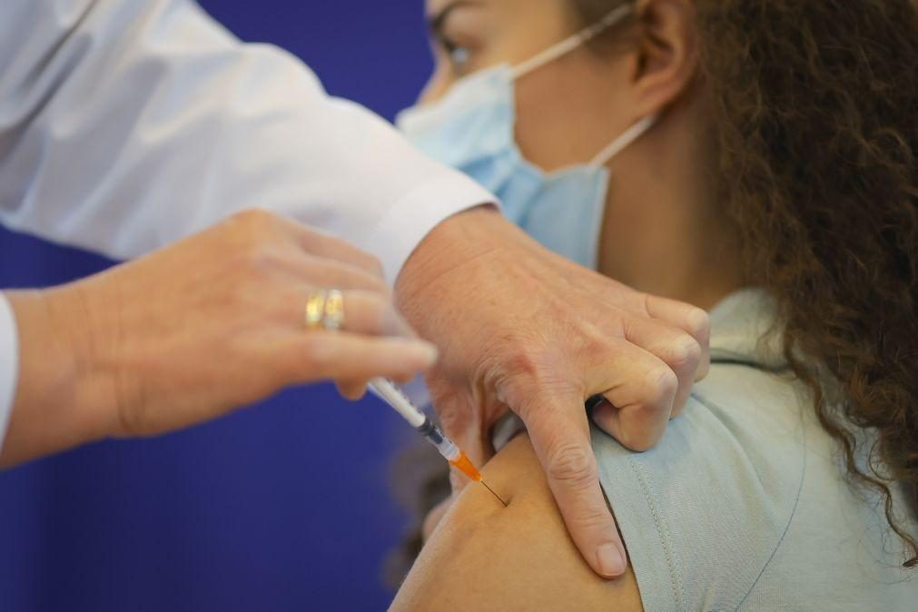 Vacina contra a covid não afeta fertilidade das mulheres