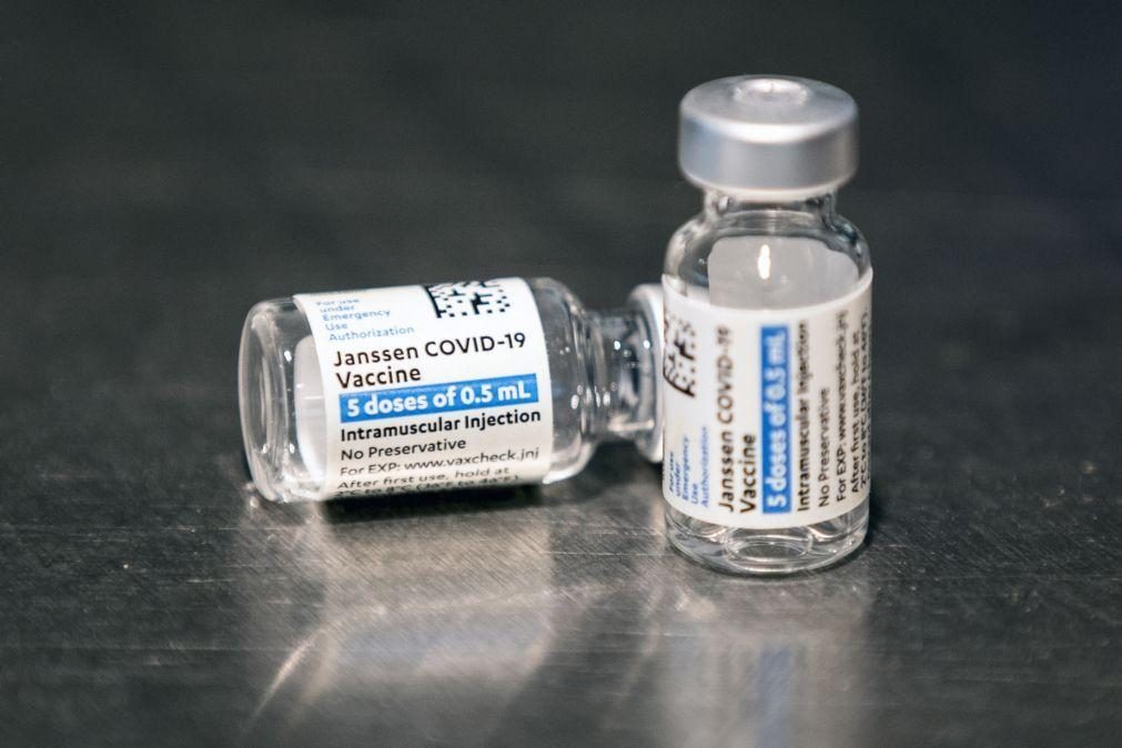 Covid-19: Vacina da Janssen vai ser administrada a homens abaixo dos 50 anos