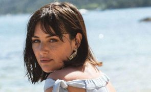 Helena Coelho e o nu frontal que deixa maminhas ao léu